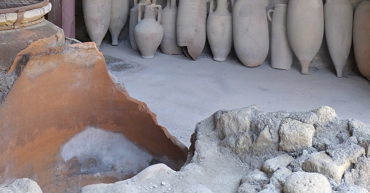 Amphorae on Wooden Racks in Herculaneum - World History Encyclopedia