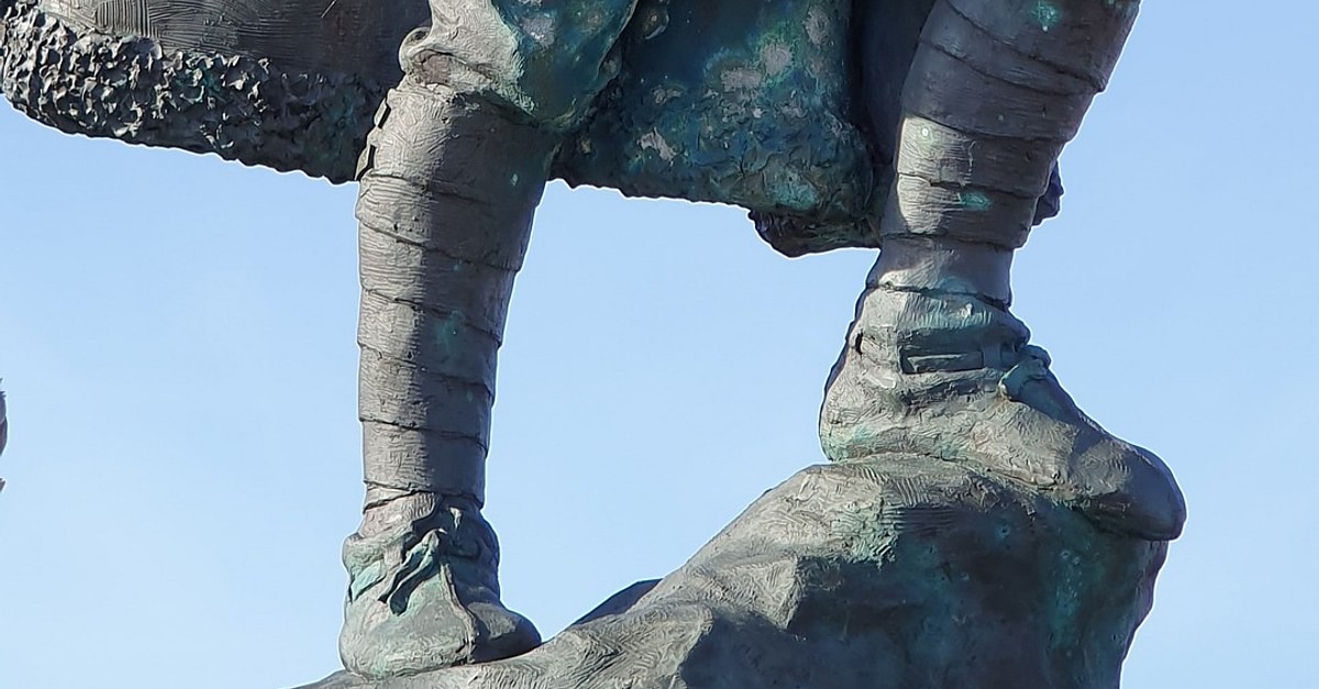Statue of Harald Fairhair (Illustration) - World History