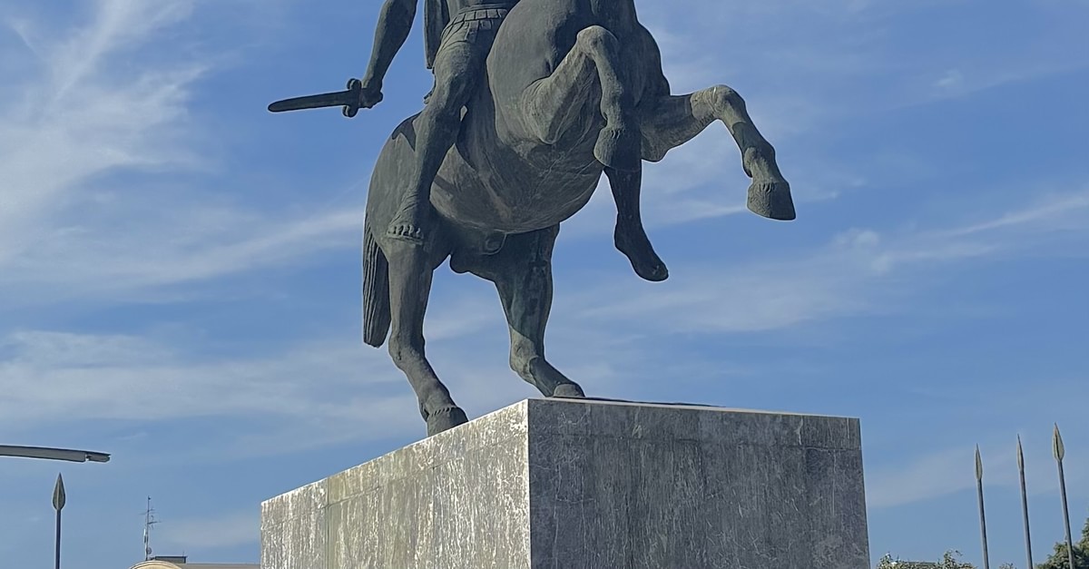 Alexander The Great And Bucephalus World History Encyclopedia alexander-the-great-and-bucephalus-world-history-encyclopedia