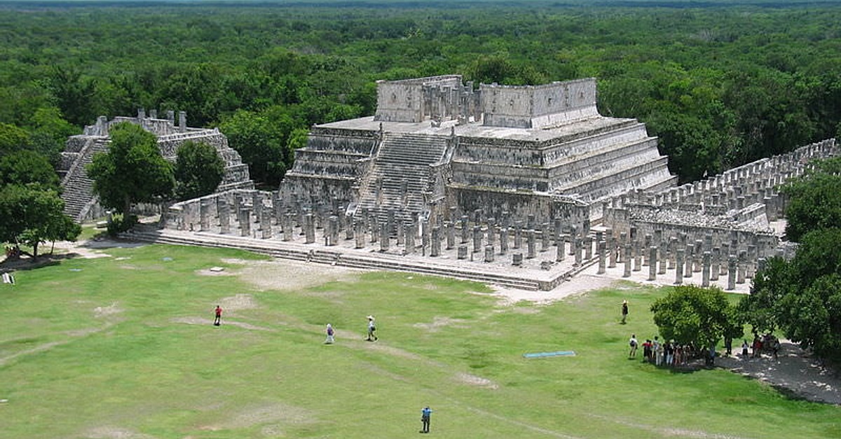 Temple Of The Warriors Chichen Itza World History Encyclopedia Temple Of The Warriors Chichen Itza World History Encyclopedia