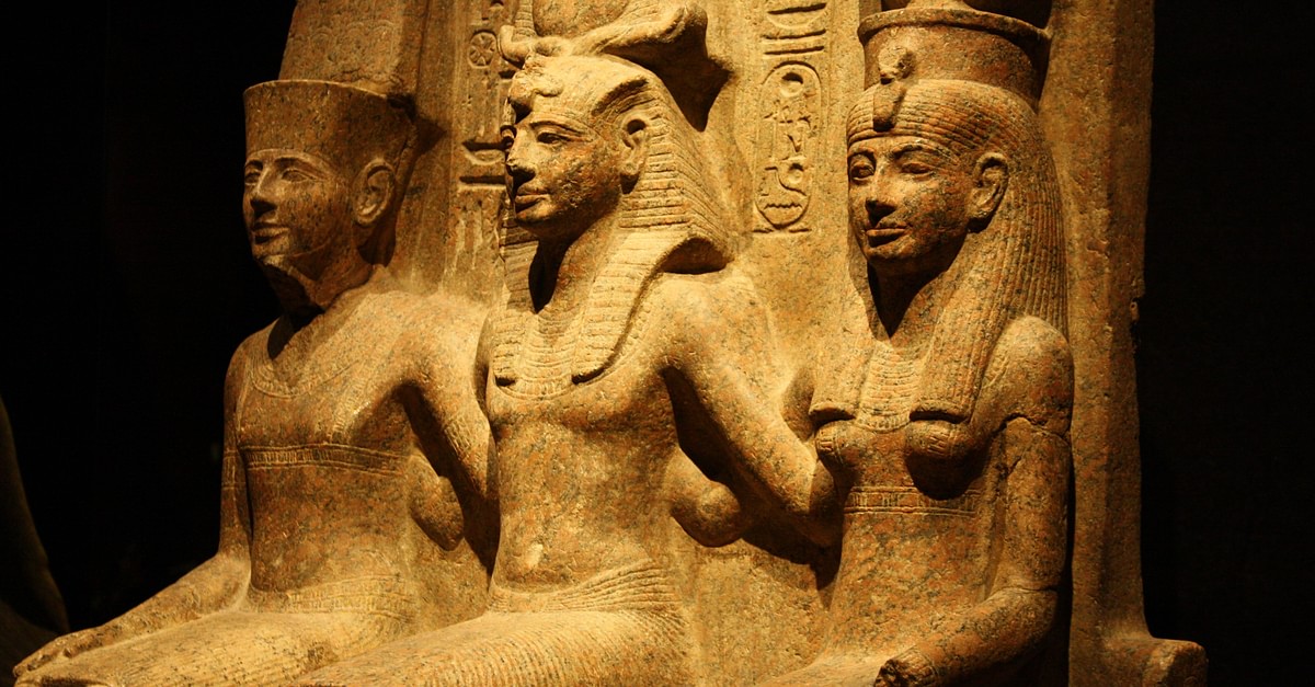 Conflicto entre el templo y la corona en el antiguo Egipto