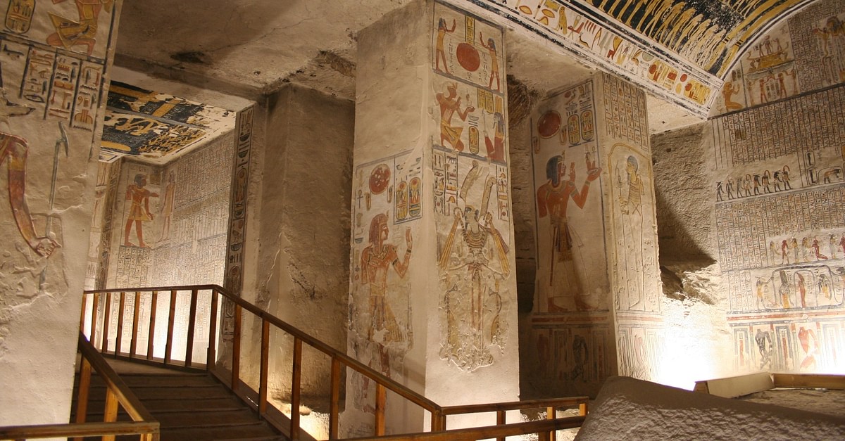 Tomb Robbing in Ancient Egypt - World History Encyclopedia