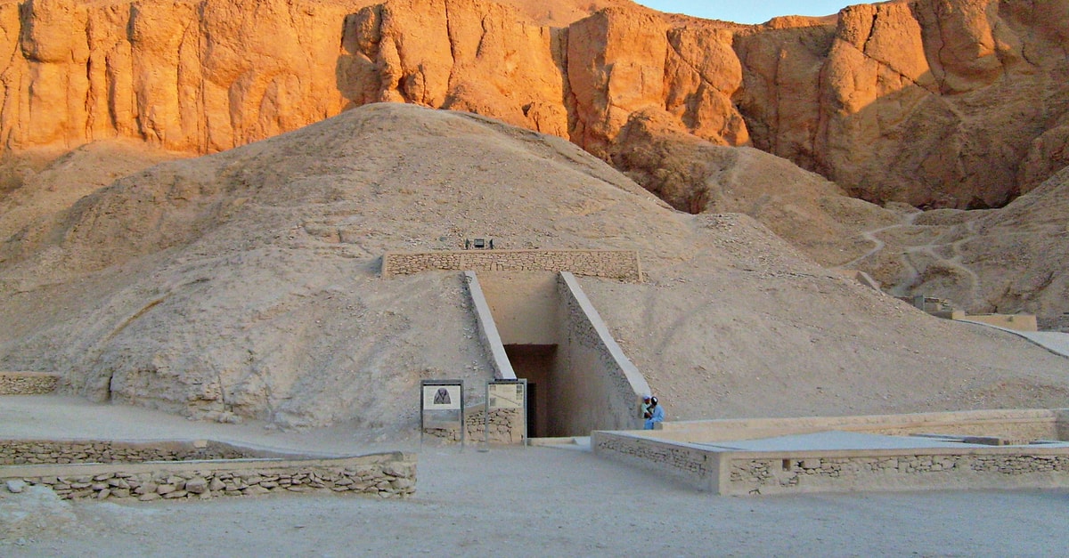 Valley of the Kings (Illustration) World History Encyclopedia