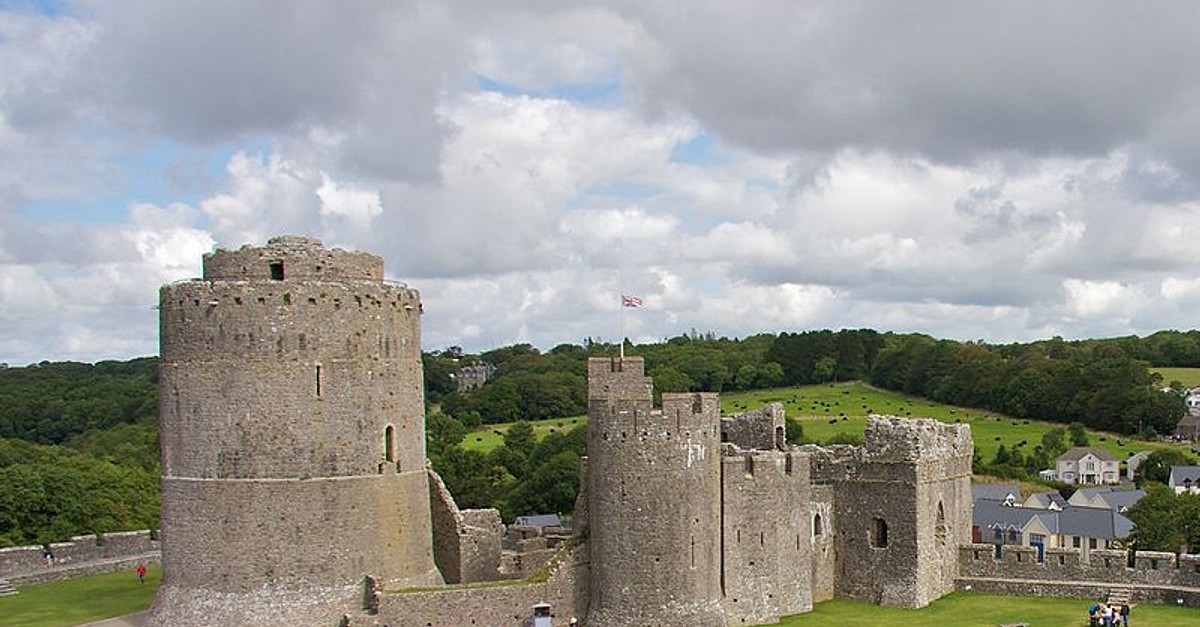 Pembroke Castle Keep Illustration World History Encyclopedia pembroke-castle-keep-illustration-world-history-encyclopedia
