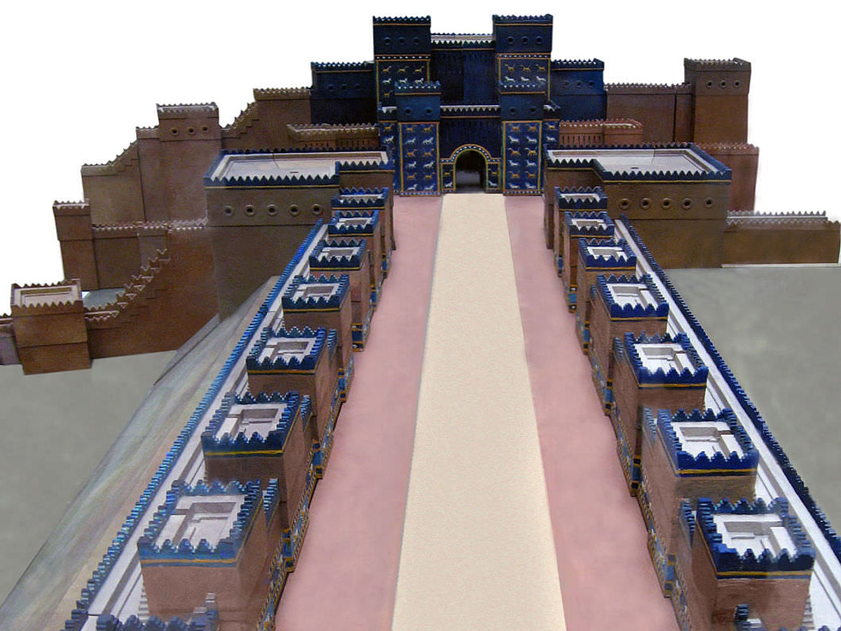 Model of the Ishtar Gate - World History Encyclopedia