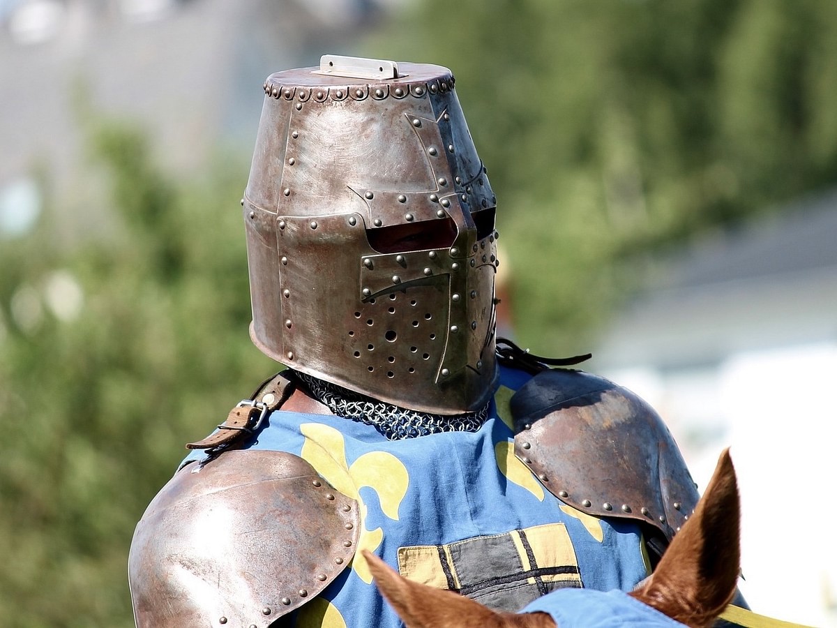 medieval infantry armor