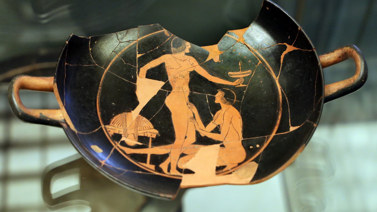 Red-Figure Toilette Scene - World History Encyclopedia