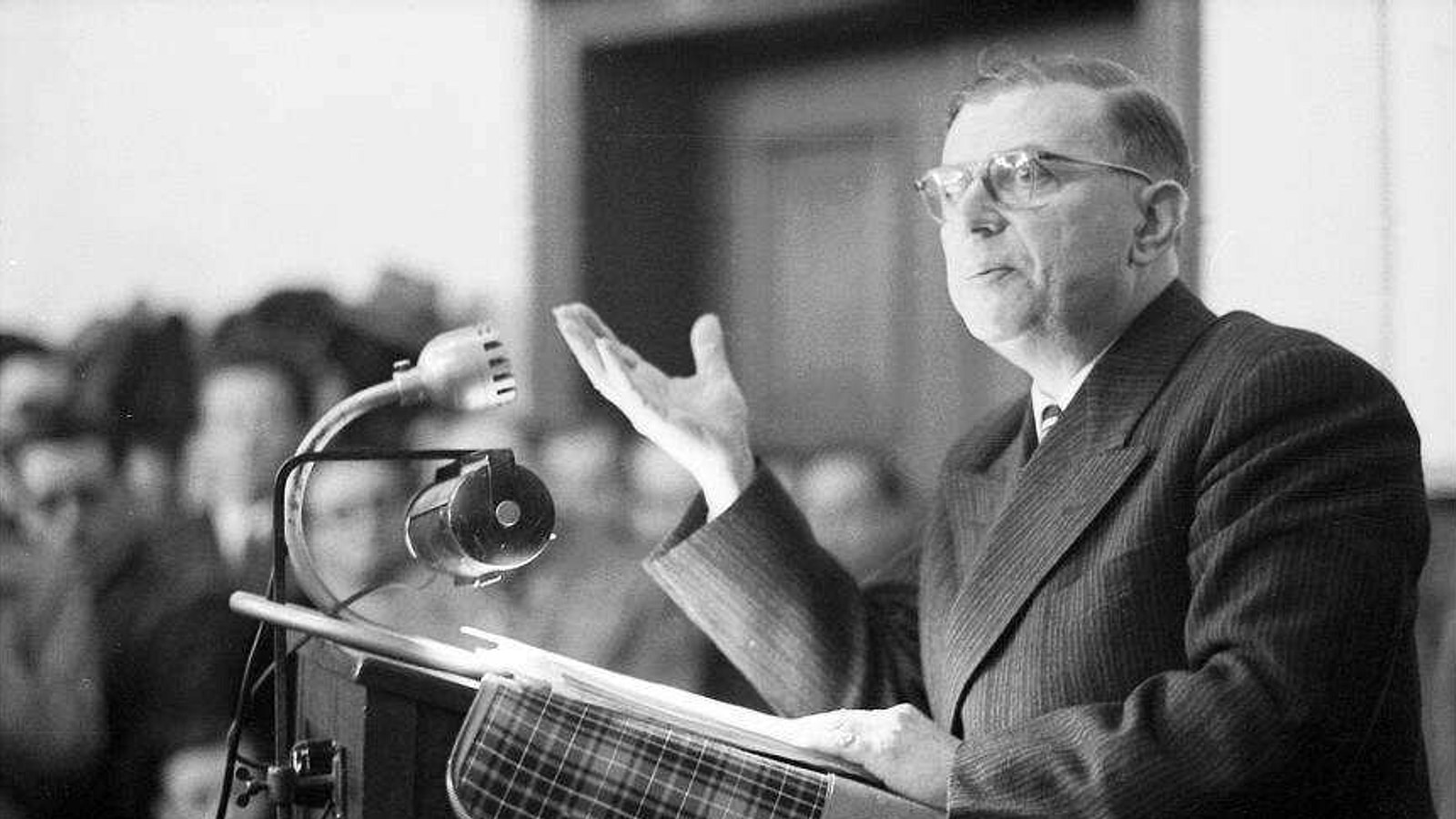 Jean-Paul Sartre - World History Encyclopedia
