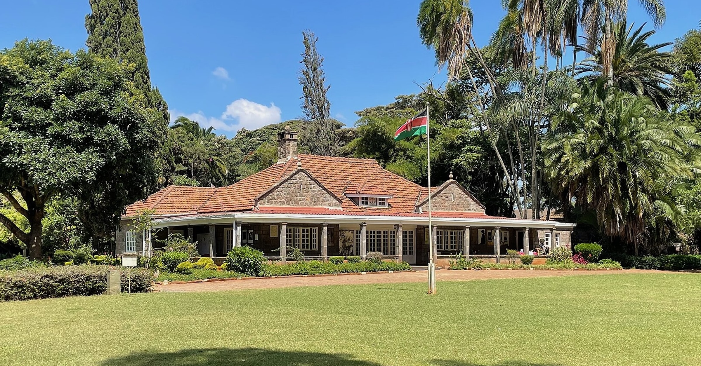 The Colonial Bungalow: Combatting Climate & Creating Separation