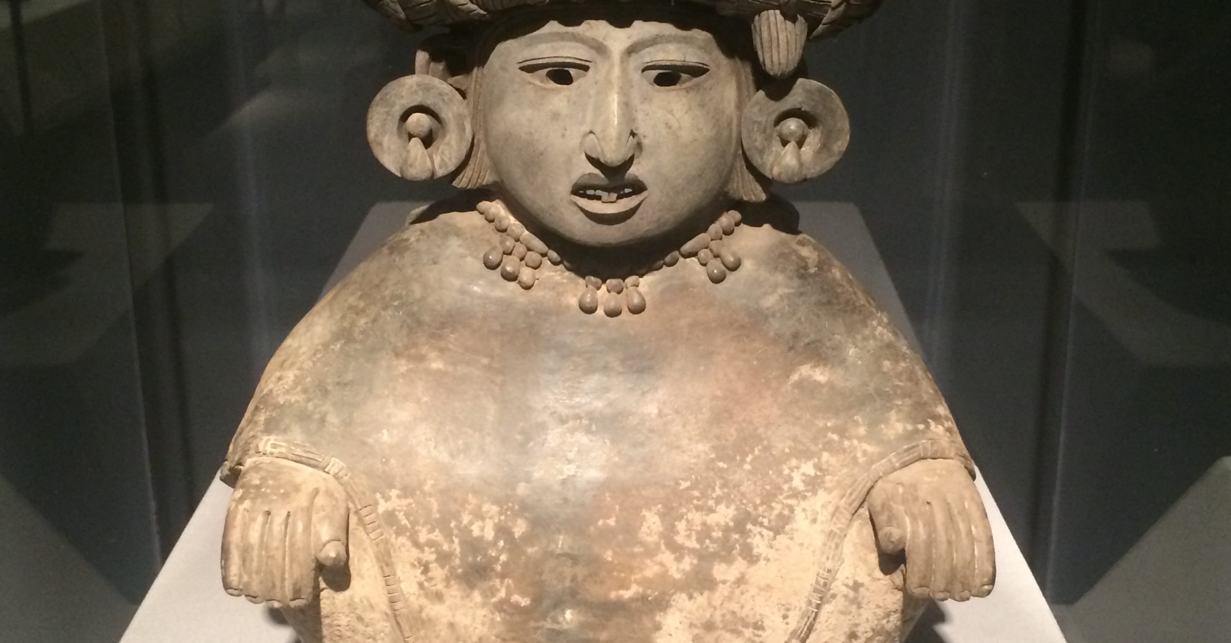ヤ*カ様 女性像 陶器製 彫刻 Female Zapotec Figure - World History Encyclopedia