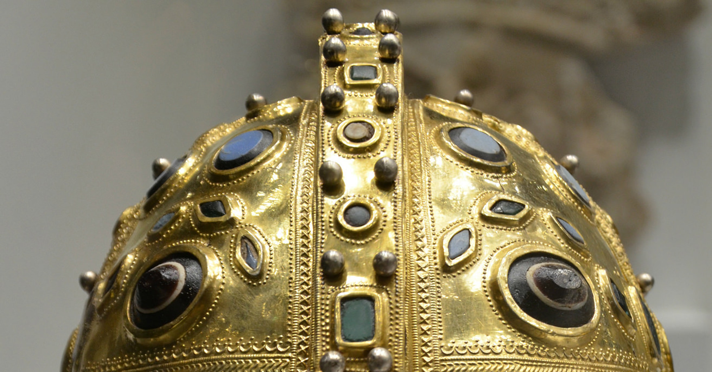 Roman Ridge Helm Late Roman Ridge Helmet - World History Encyclopedia