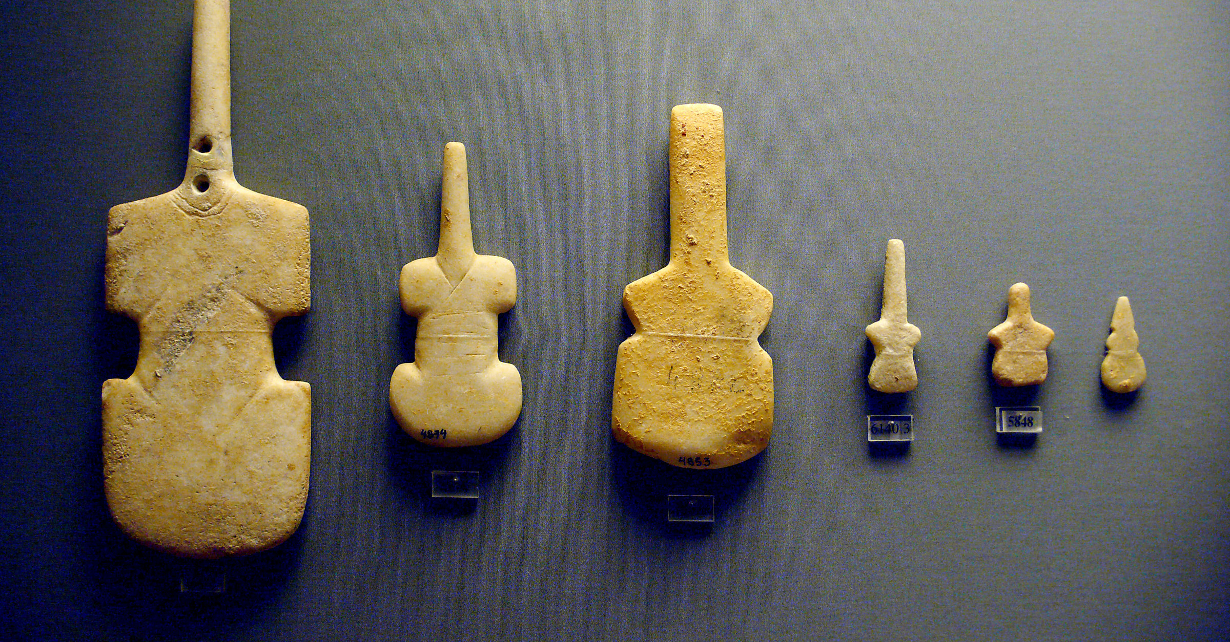 Early Cycladic Figurines - World History Encyclopedia