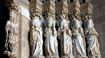 Statues of the Apostles
