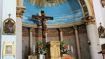 Santa Cruz Church Altar