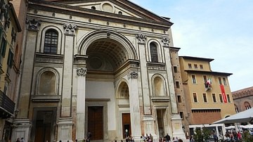 Facade of Basilica of S. Andrea, Mantua by Alberti