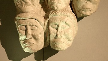 Celtic Heads Sculpture, Entremont
