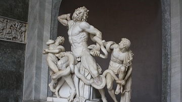 Laocoon: La souffrance d'un prêtre troyen et sa vie après la mort