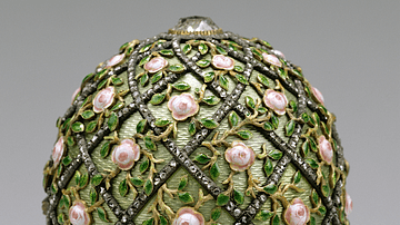 Rose Trellis Egg by Fabergé