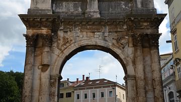 The Arch of the Sergii, Pula