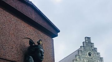 Statue of St. Sunniva in front of Haakon's Hall