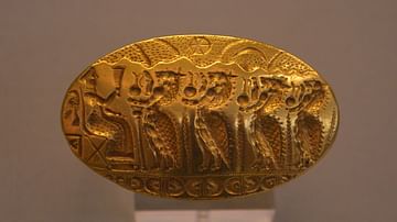 Tiryns Gold Signet Ring