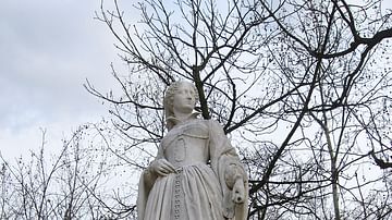 Statue of Jeanne d'Albret, Queen of Navarre