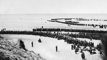 Troops Awaiting Ships at Dunkirk