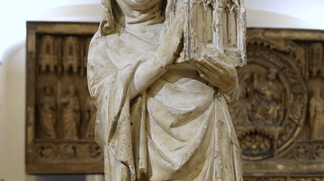 Statue of Queen Joan I of Navarre