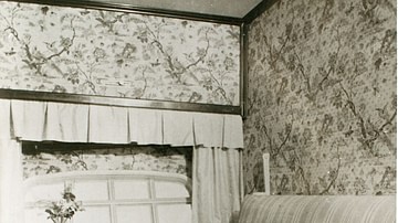 Graf Zeppelin Passenger Cabin