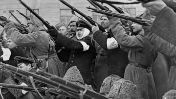 Revolutionaries in Petrograd