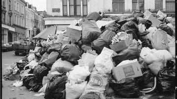 Uncollected Trash During Dustmen's Strike, Camden