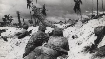 US Marines Attack Tarawa, 1943