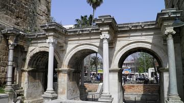 Gate of Hadrian,  Antalya