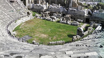 Roman Theatre, Side