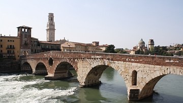 Ponte Pietra, Verona