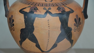 Amphora showing a boxing contest