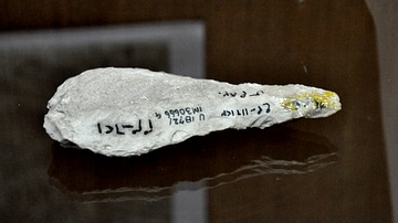 A hand-axe from Hazar Merd Cave