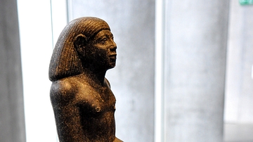 Statue of Sesheshen-sa-Hathor