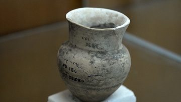 Pottery from Nimrud