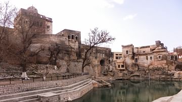 Sacred Pool, Katas Raj Temples, Pakistan