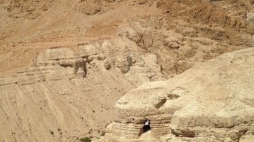 Qumram Caves