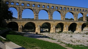 Pont Du Gard Aqueduct
