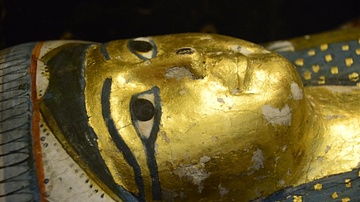 Detail of the wooden coffin's lid of the lady Tenddinebu