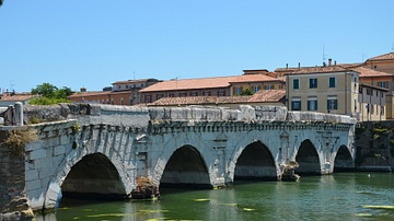 Tiberius Bridge, Ariminus River