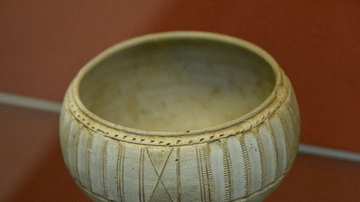 Ninevite V Incised Cup