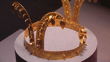 Gold Gaya Crown