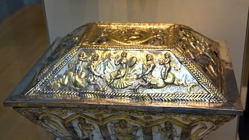 The Projecta Casket