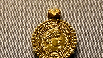 Gold Pendant from India/Pakistan