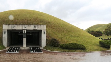 Cheonmachong ('Heavenly Horse Tomb')