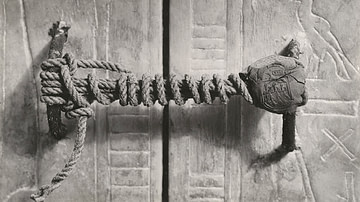 The Mummy's Curse: Tutankhamun's Tomb & the Modern-Day Media